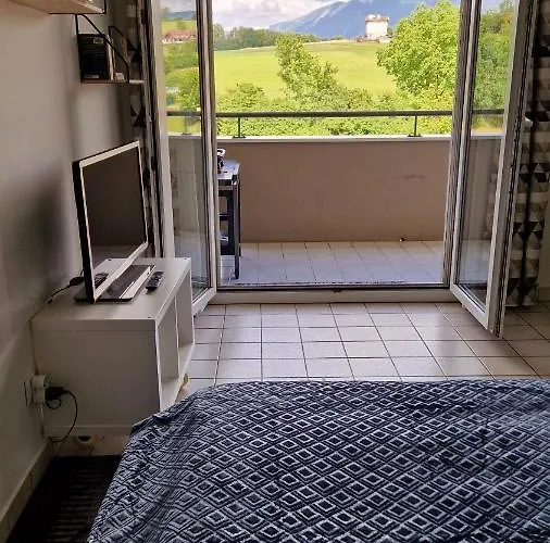 Magnifique Vue Montage Studio Parking Gratuit אנסי